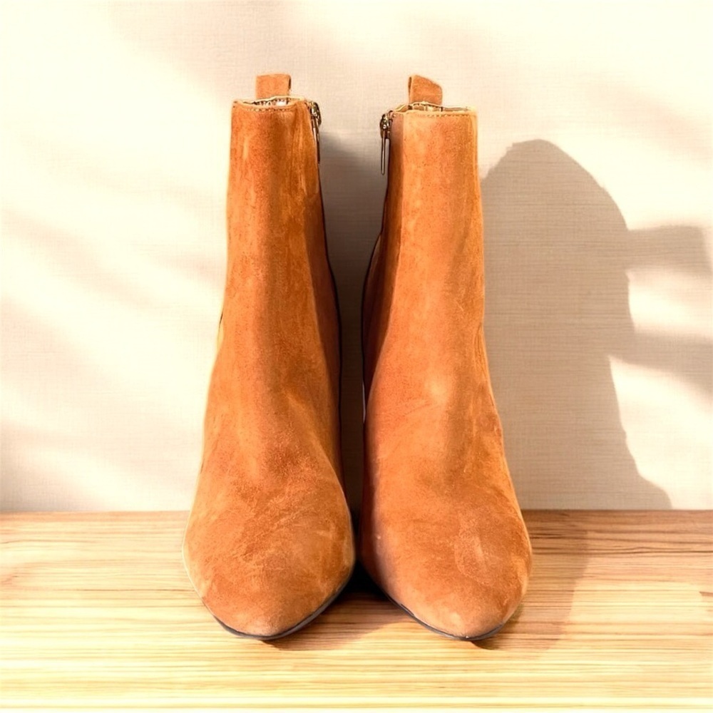 019 Vince Camuto | NWOT $130 Cognac Suede Block Heel Ankle Bootie (Size 7)